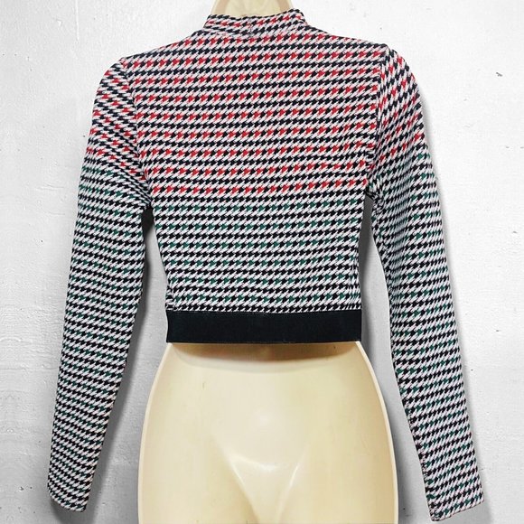 Fabletics Camryn Houndstooth Print Seamless Fitted Long Sleeve Cropped Top - Picture 9 of 16